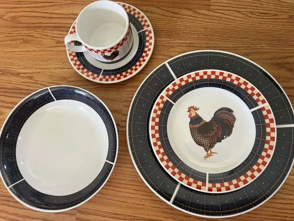 Majesticware by Oneida Calico Rooster 19-Piece Dinnerware Set